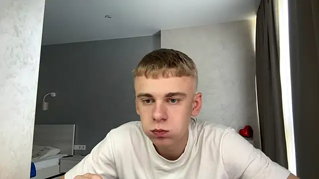 SoloFury live cam on StripChat