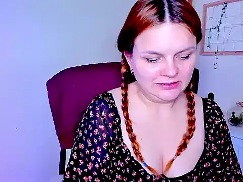 GingerKitten1 live cam on StripChat
