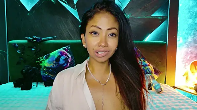ElyaQuinn live cam on StripChat