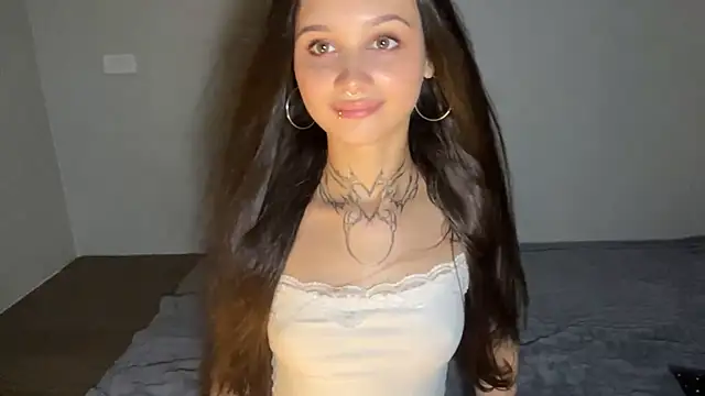 MayraLucarelli live cam on StripChat