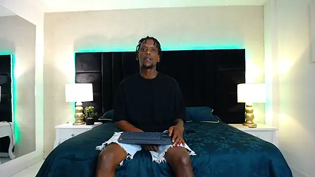 SkylerBigxxx webcam