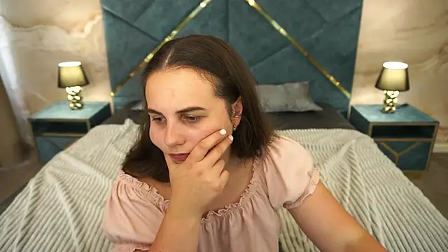 MikaFoxy live cam on StripChat