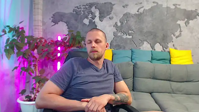 VikingChrisss live cam on StripChat