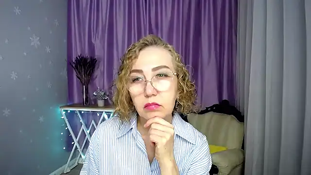 queen_a_n_i webcam