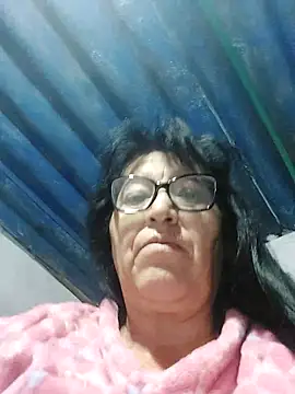 clarita_01 live cam on StripChat