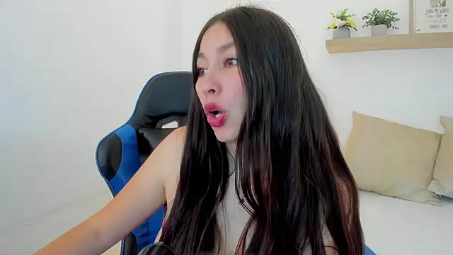 bella_99_ live cam on StripChat