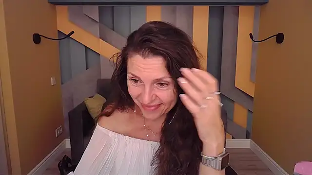 EllaLong live cam on StripChat