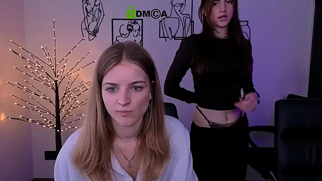 lisa_dark_ webcam