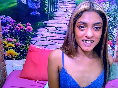 IndianPretty14u2Luv live cam on StripChat