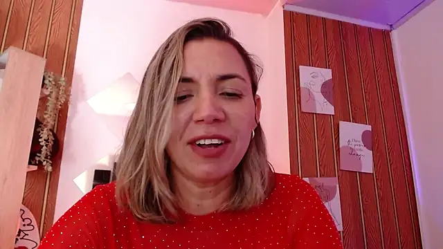 milfsecret69 live cam on StripChat