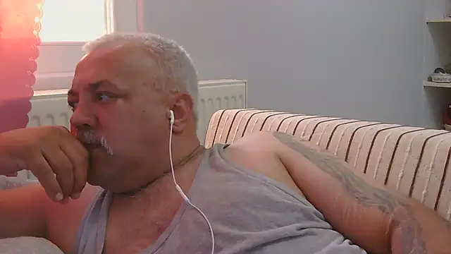husoizmir live cam on StripChat
