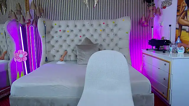 PlayfulShow live cam on StripChat