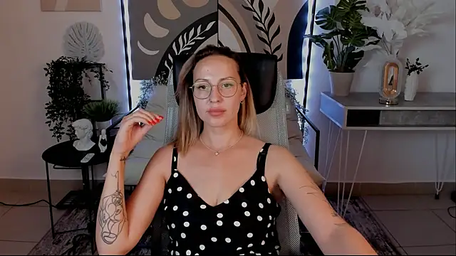 Charlotte_Hudson webcam