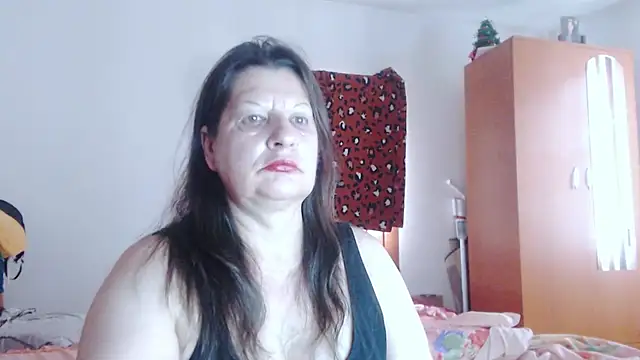 ExtasyMature live cam on StripChat