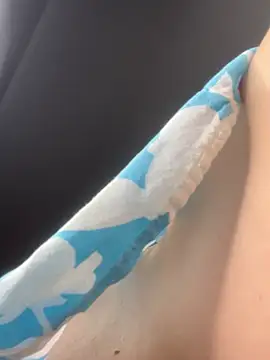 LaraVoosh live cam on StripChat