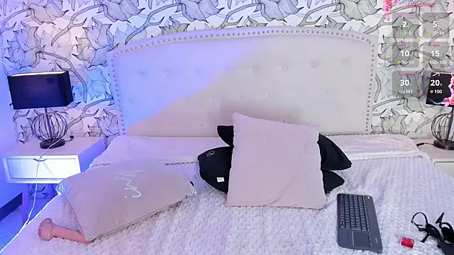 Venusandrea29 live cam on StripChat