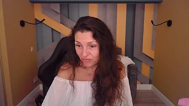 EllaLong webcam
