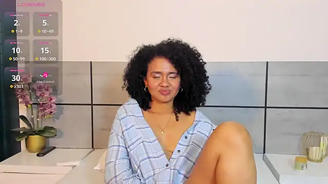 Kiraspell live cam on StripChat