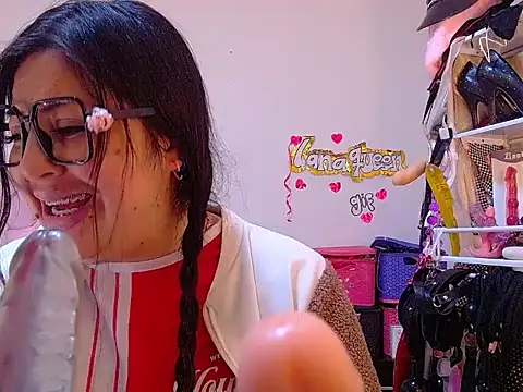 lanaqueen699 webcam