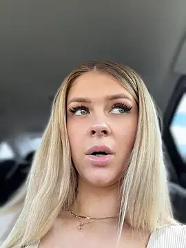 Love_Bri webcam