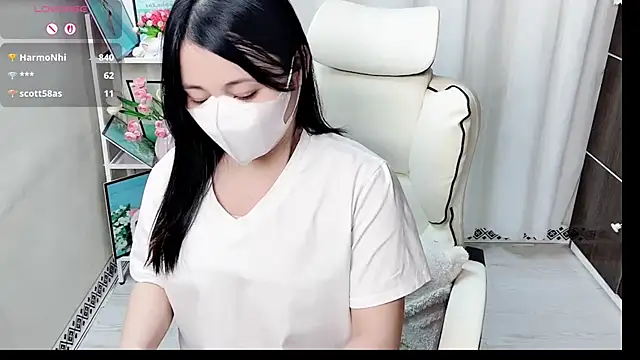 Clover_Nhi webcam