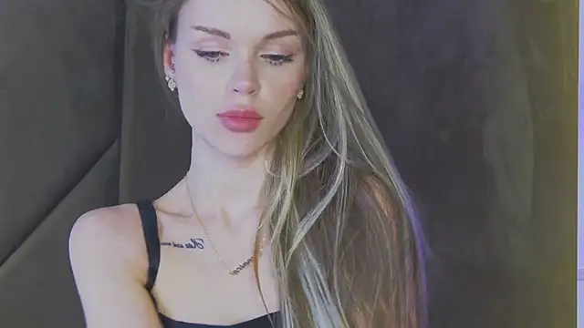 MarilynNova webcam
