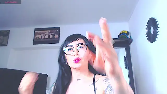 Vicky_hotmilf webcam