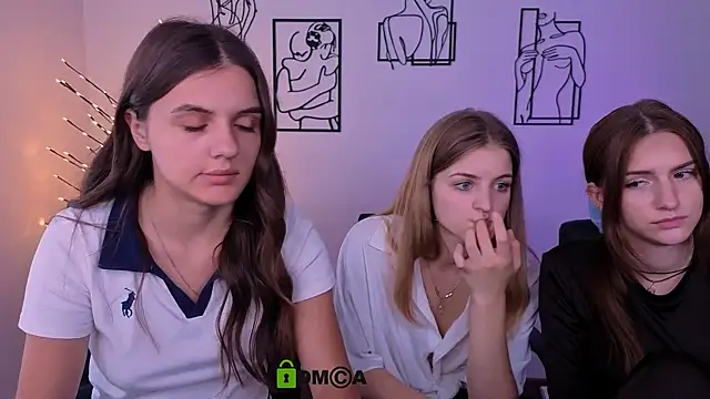 lisa_dark_ webcam