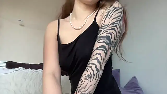 she_tora69 webcam