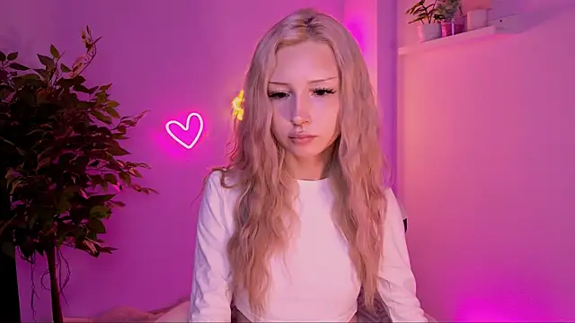 SashaQuin webcam