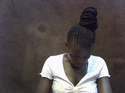 sexxy_ebony2y live cam on StripChat