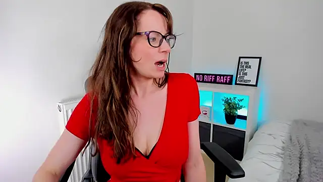 LucieWinters_UK webcam