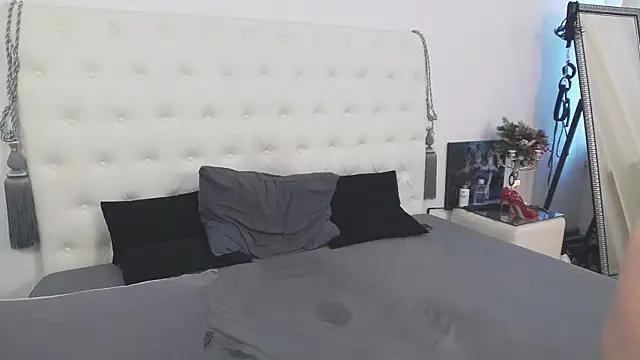 AlinaOnly webcam