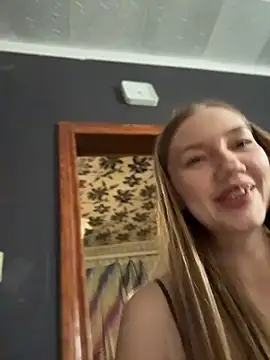 MilaMoone webcam