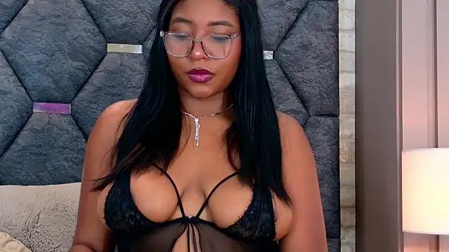 VanessaGlenn live cam on StripChat