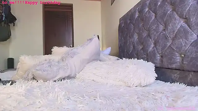 Hairyparadise live cam on StripChat