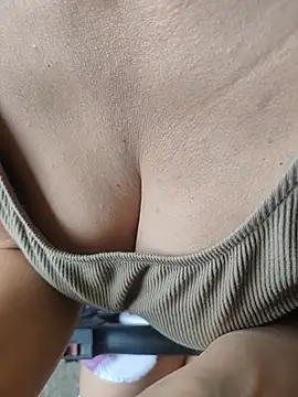 SONOVERGINE2008 live cam on StripChat