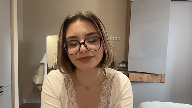 AnnaVelvetFire live cam on StripChat