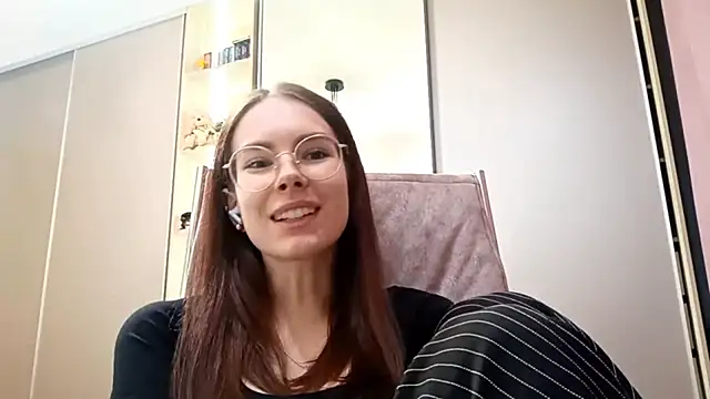 BrawAlly live sex cam