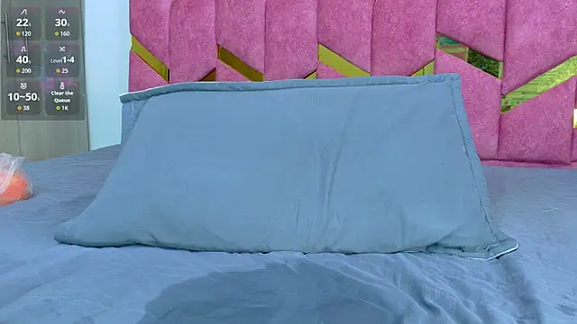hornyhousekeeper_ webcam