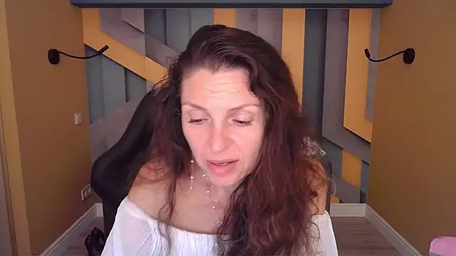 EllaLong live cam on StripChat