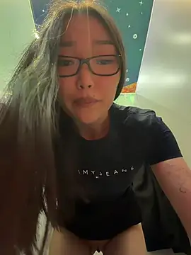 trytomakememoam webcam