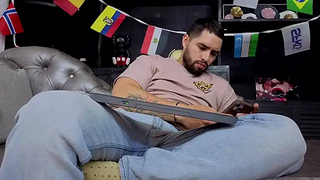 matteosantos live cam on StripChat
