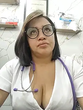 Melany-1 live cam on StripChat