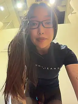 trytomakememoam webcam