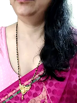 Yazhini-Cam live cam on StripChat