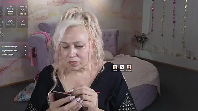 Penelope_Pinky live cam on StripChat