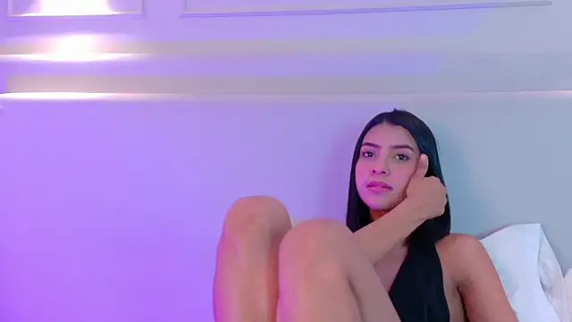 NaomiKlarc webcam