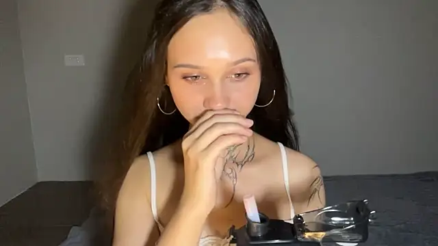 MayraLucarelli live cam on StripChat