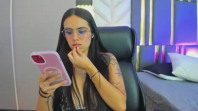 ChloeHarper_ webcam